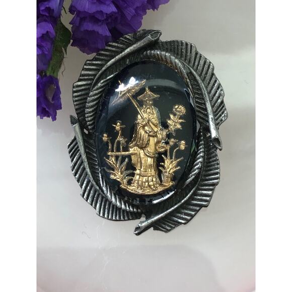 Vintage Jewelry - Vintage Gold Oriental Black Enamel Brooch Pin